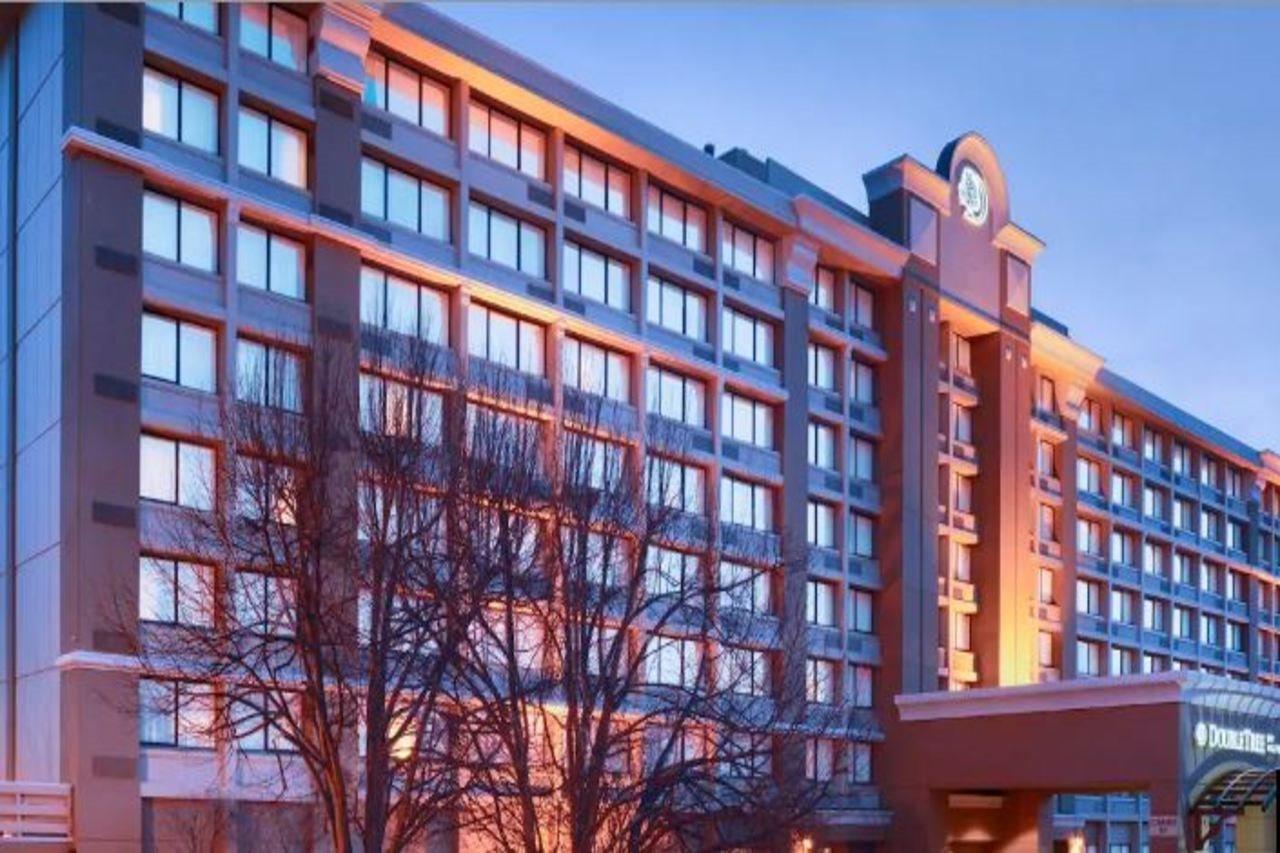 Doubletree By Hilton Norwalk Hotel Ngoại thất bức ảnh