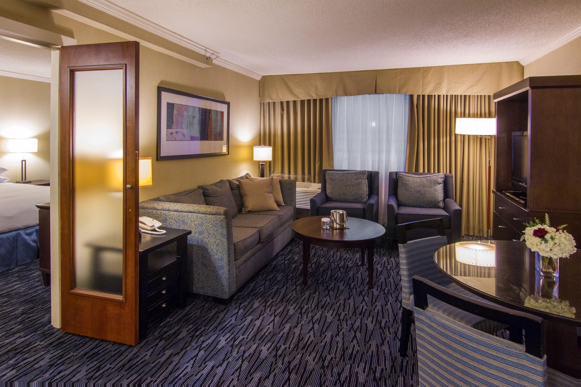 Doubletree By Hilton Norwalk Hotel Ngoại thất bức ảnh
