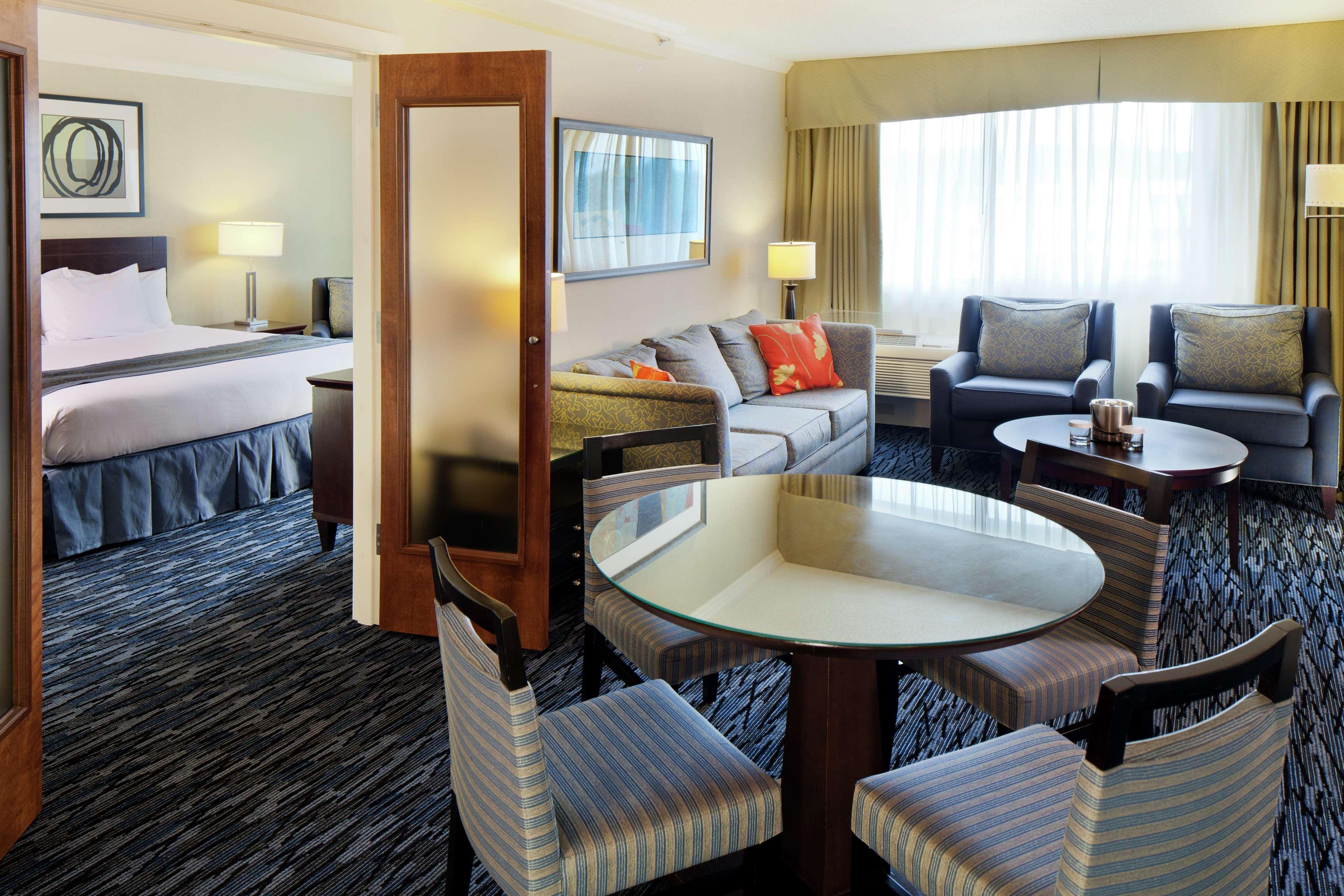 Doubletree By Hilton Norwalk Hotel Phòng bức ảnh