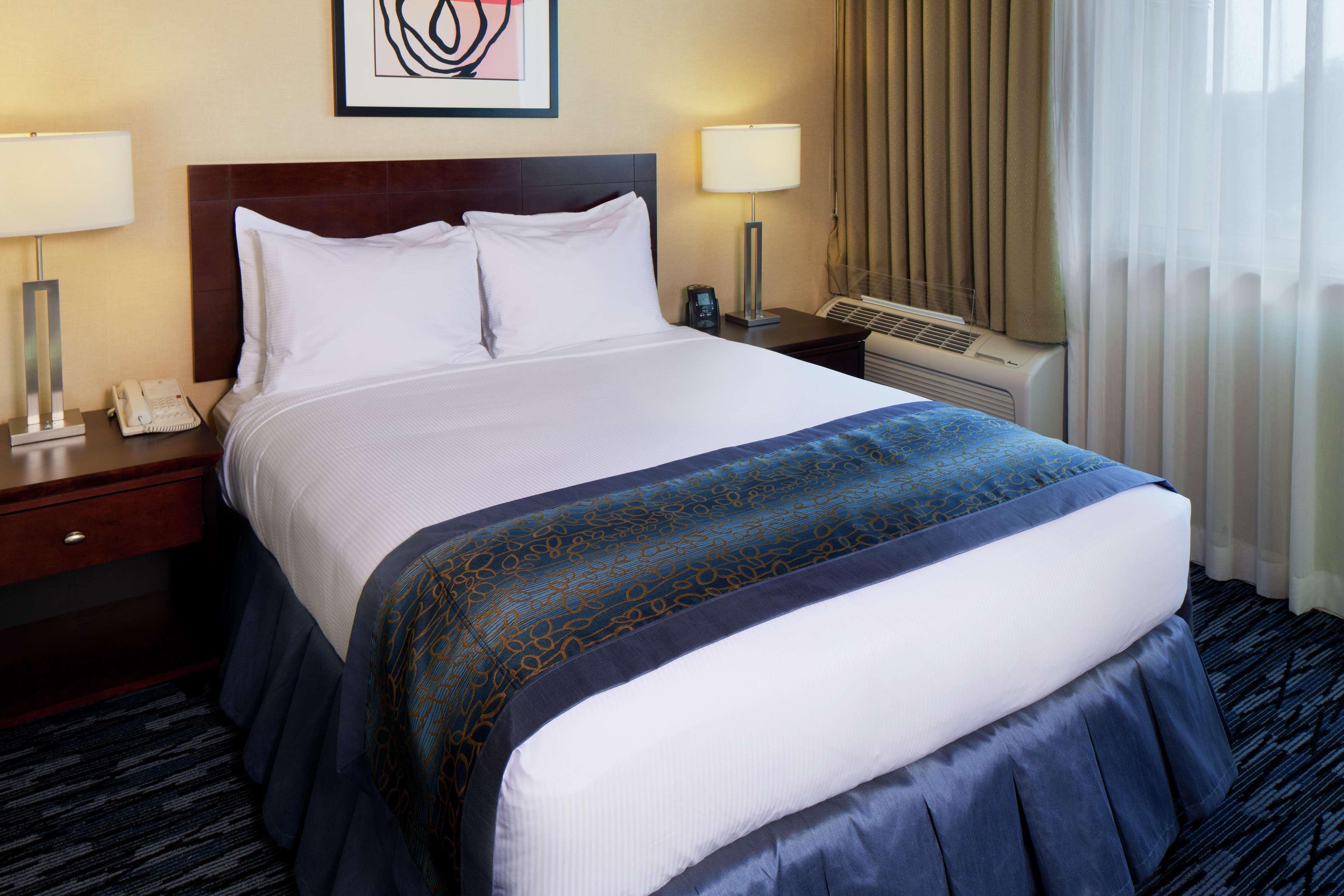 Doubletree By Hilton Norwalk Hotel Ngoại thất bức ảnh
