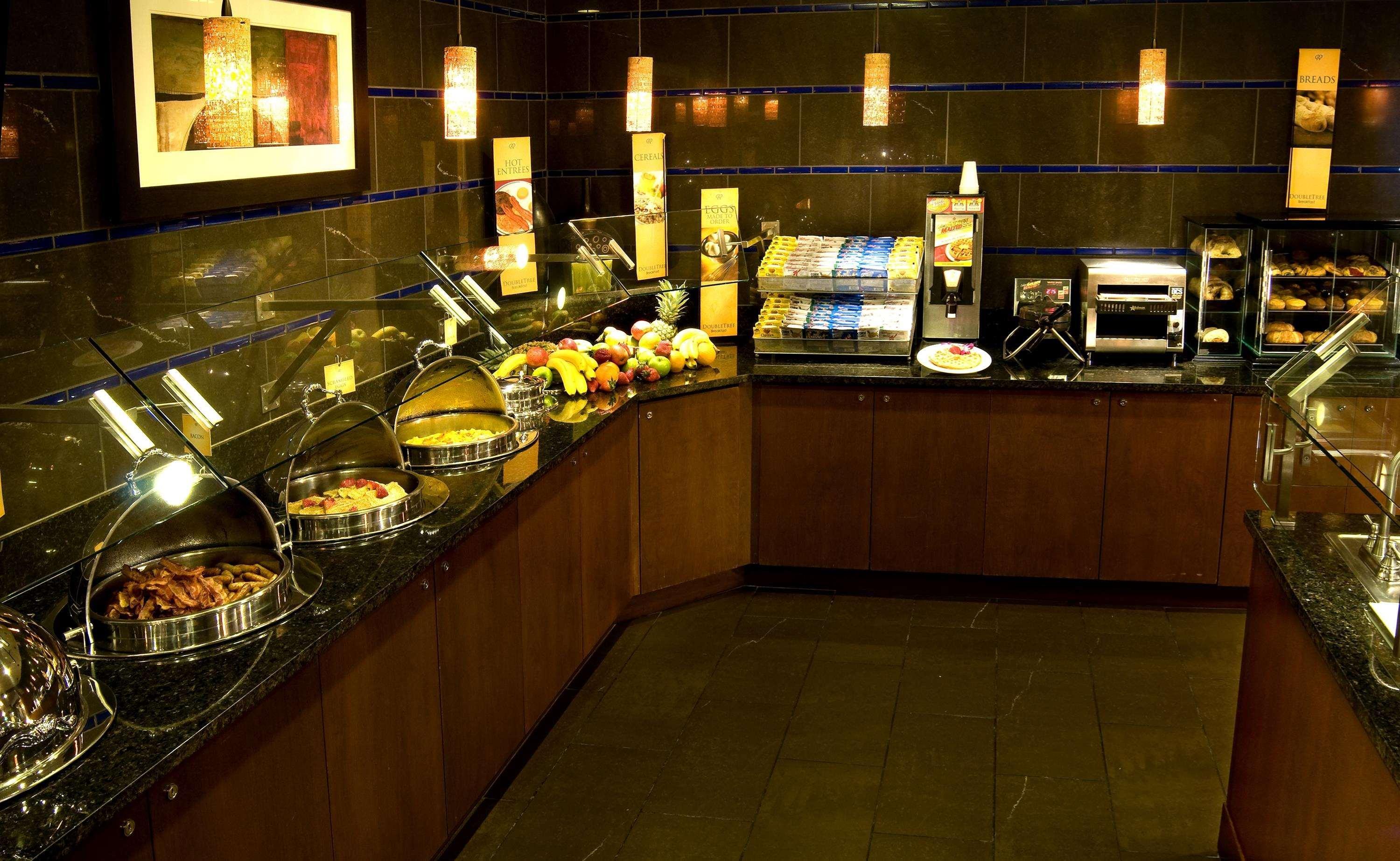 Doubletree By Hilton Norwalk Hotel Nhà hàng bức ảnh