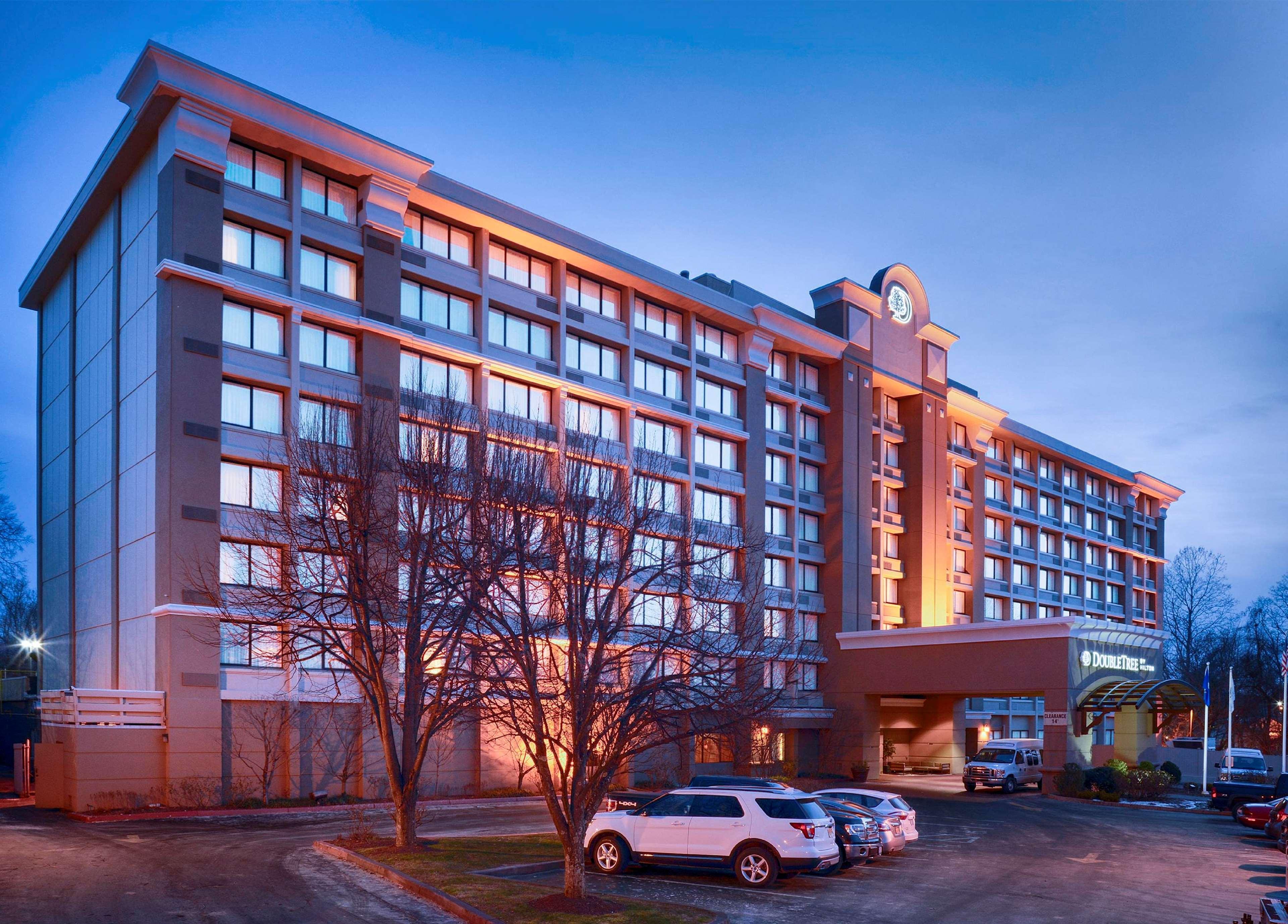 Doubletree By Hilton Norwalk Hotel Ngoại thất bức ảnh
