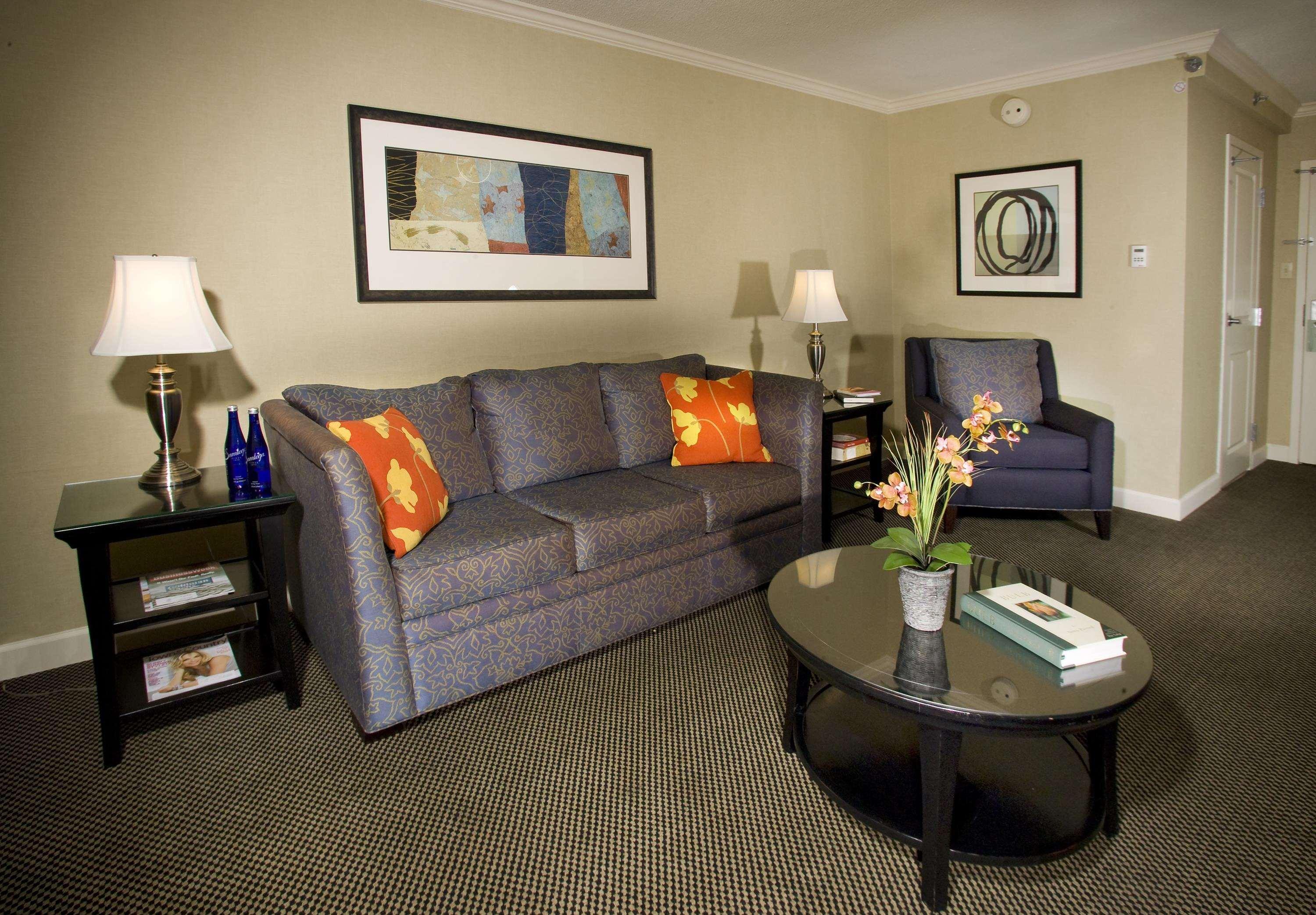 Doubletree By Hilton Norwalk Hotel Ngoại thất bức ảnh