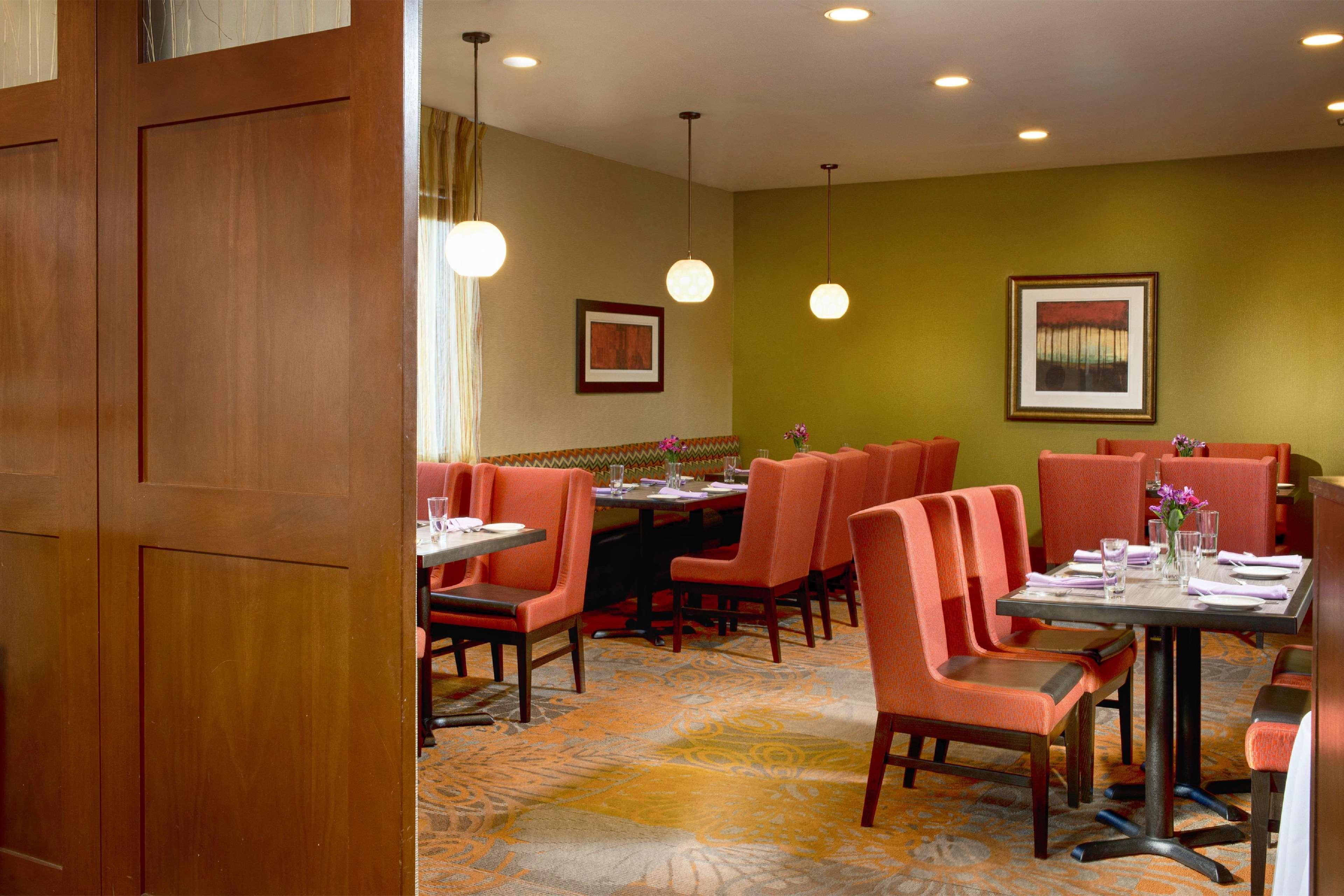 Doubletree By Hilton Norwalk Hotel Ngoại thất bức ảnh