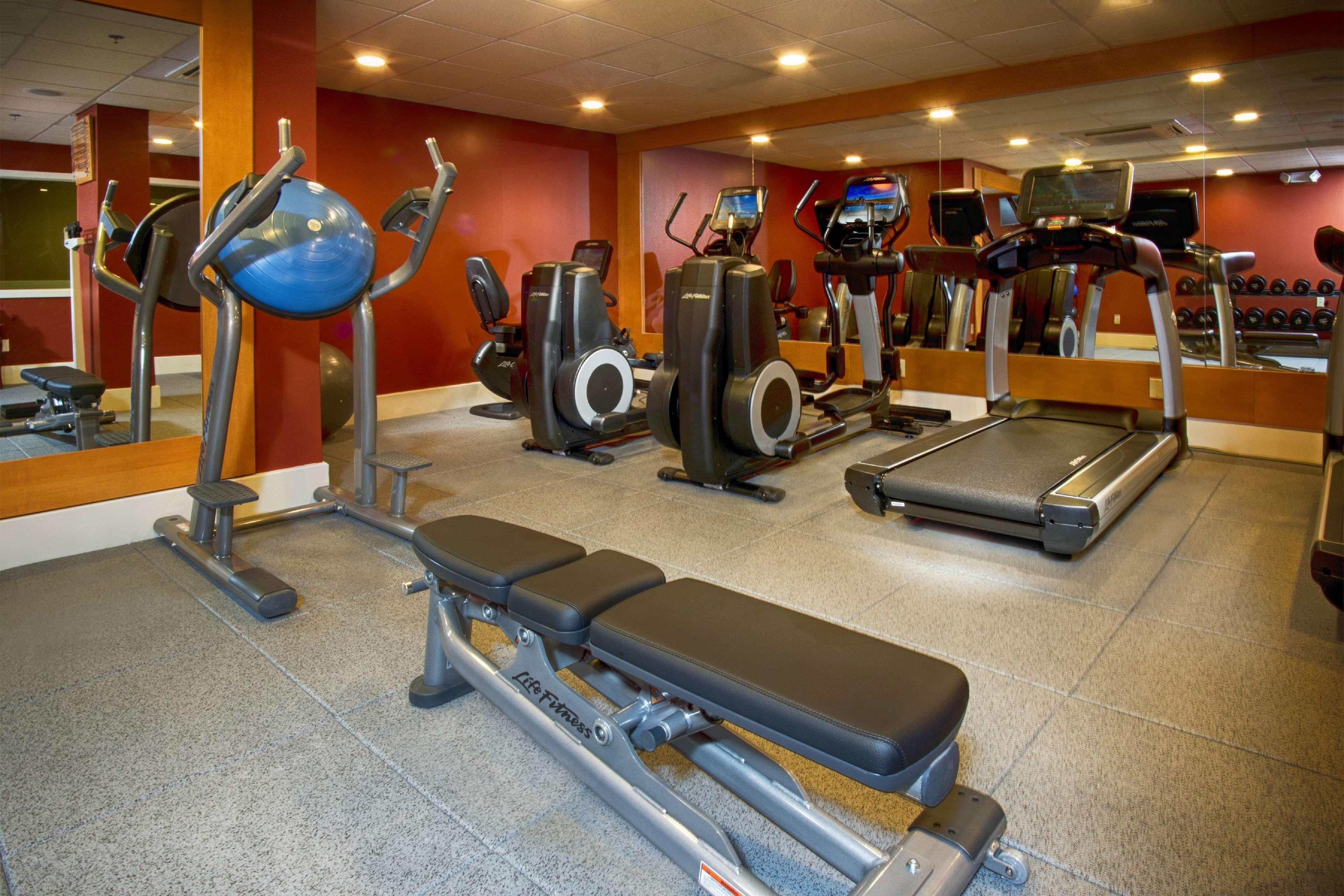 Doubletree By Hilton Norwalk Hotel Ngoại thất bức ảnh