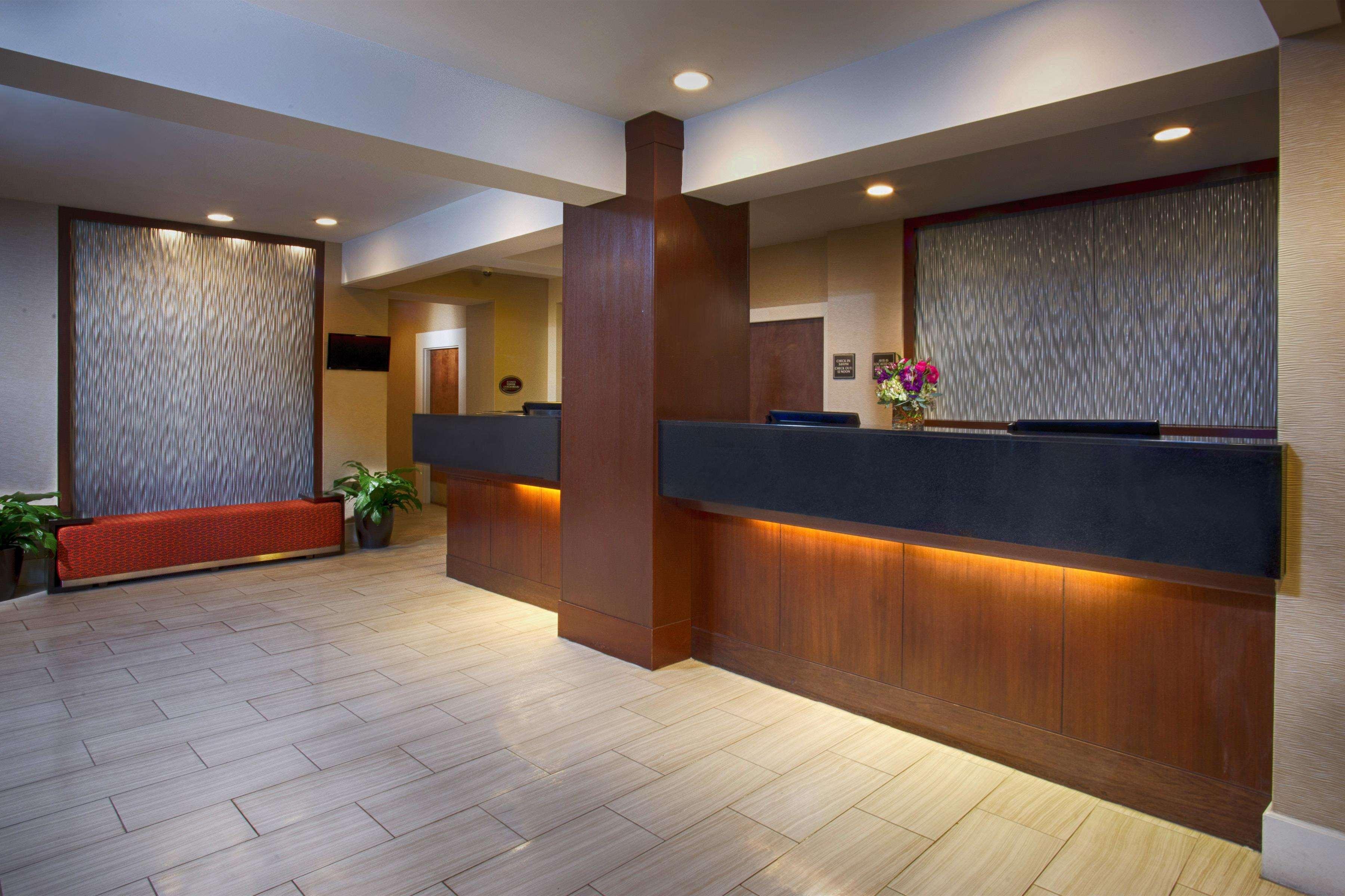 Doubletree By Hilton Norwalk Hotel Ngoại thất bức ảnh