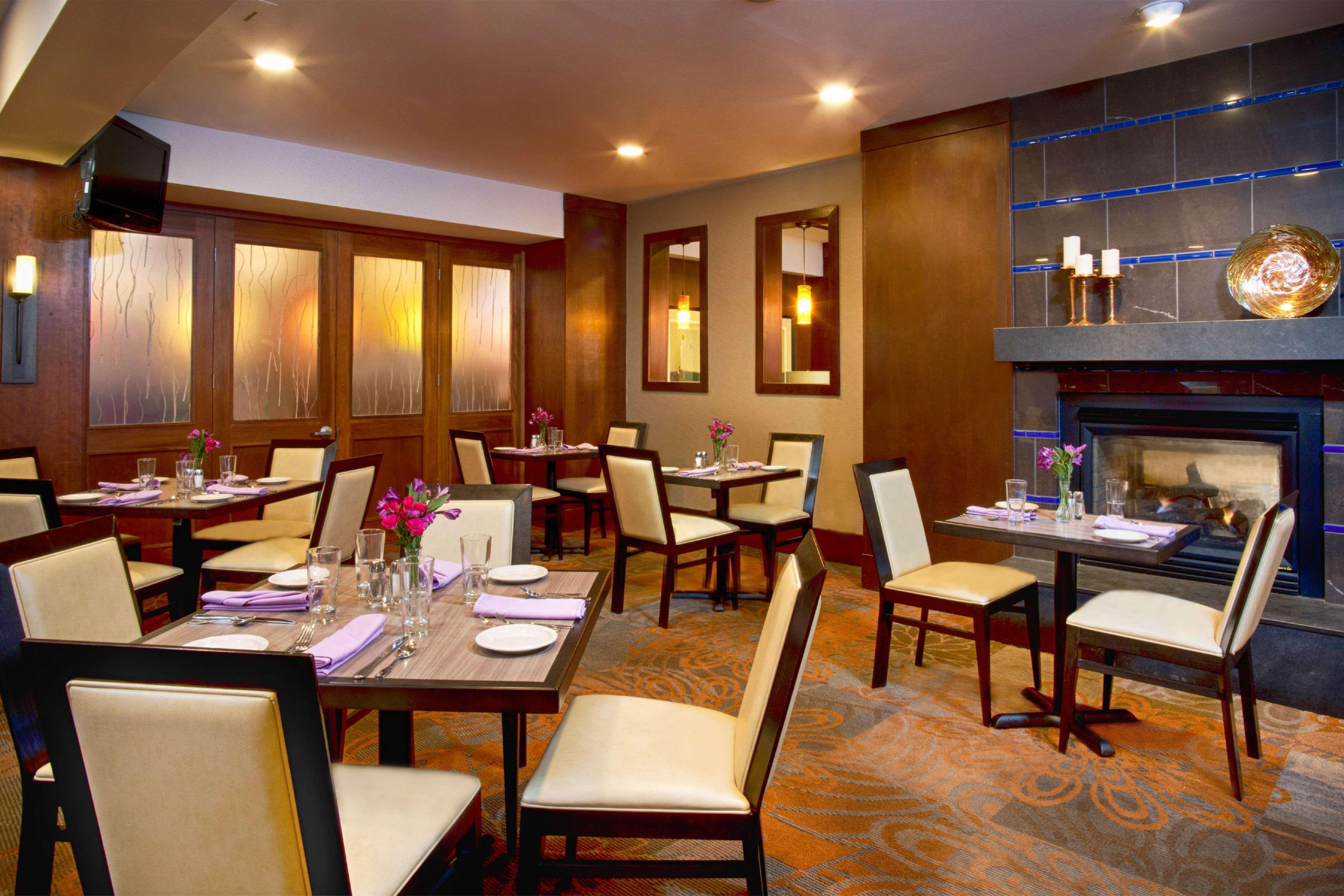 Doubletree By Hilton Norwalk Hotel Ngoại thất bức ảnh