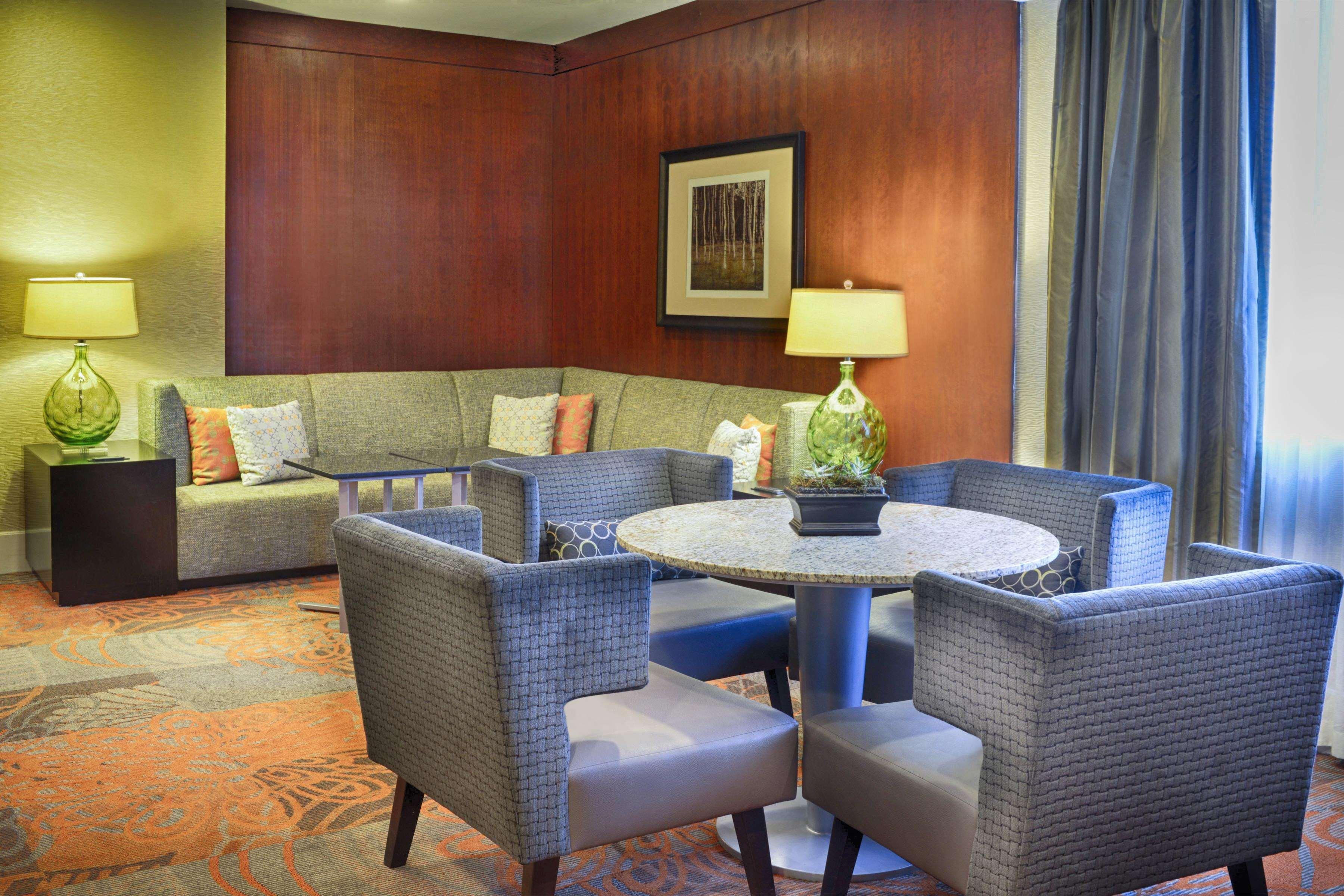 Doubletree By Hilton Norwalk Hotel Ngoại thất bức ảnh