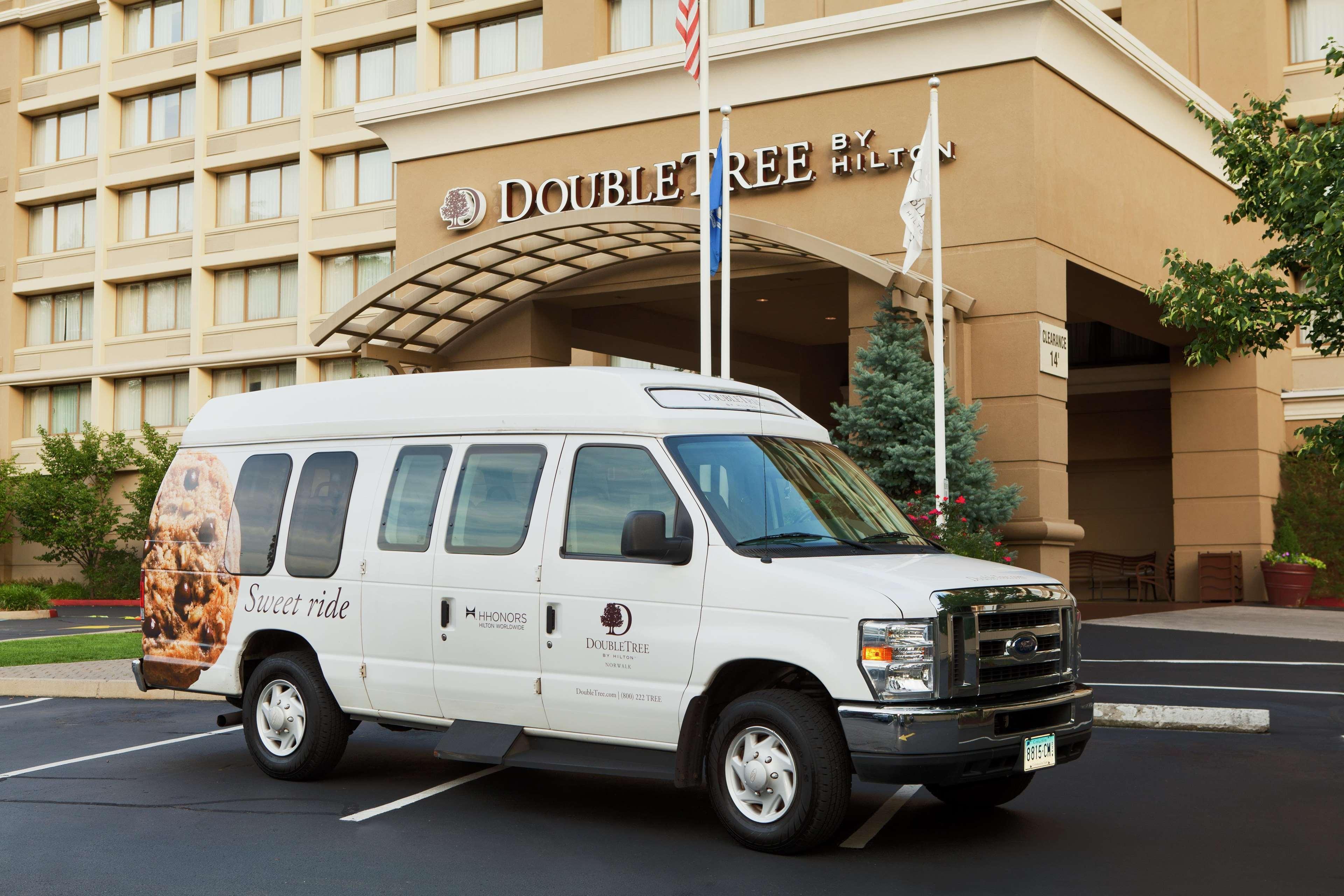 Doubletree By Hilton Norwalk Hotel Ngoại thất bức ảnh