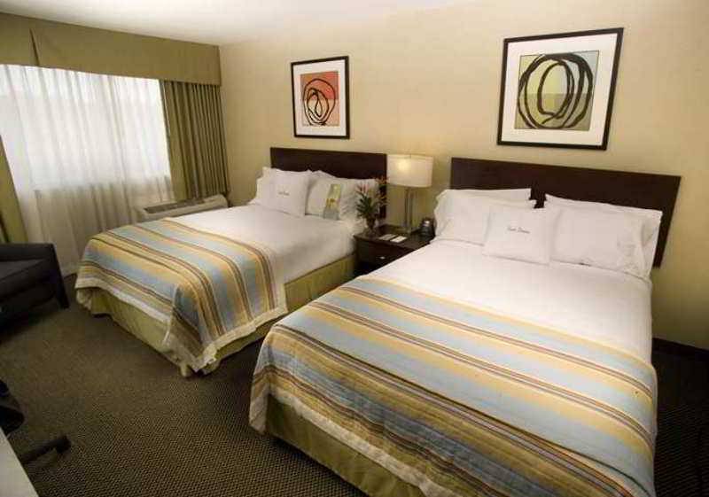 Doubletree By Hilton Norwalk Hotel Phòng bức ảnh